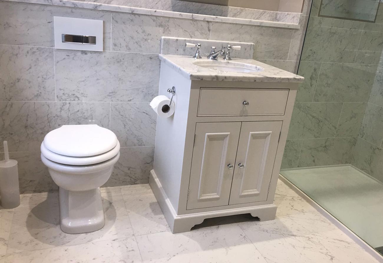 Traditional-Marble-Bathroom-4